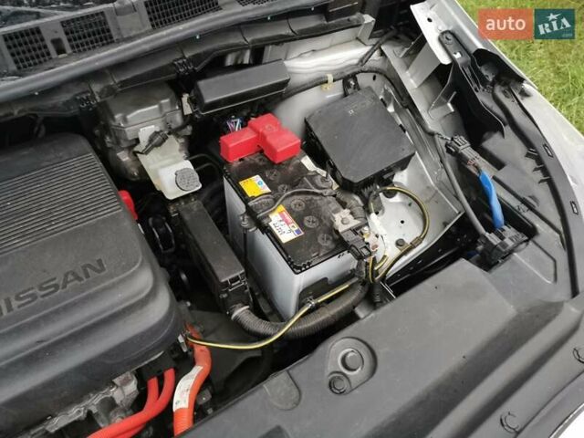 Сірий Ніссан Ліф, об'ємом двигуна 0 л та пробігом 45 тис. км за 12500 $, фото 23 на Automoto.ua