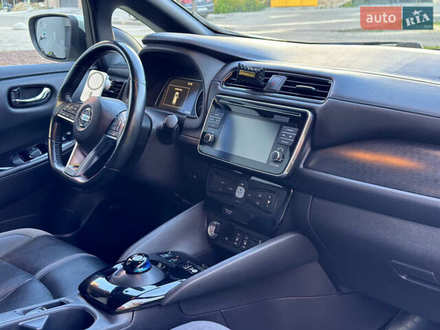 Серый Ниссан Лиф, объемом двигателя 0 л и пробегом 132 тыс. км за 12400 $, фото 10 на Automoto.ua