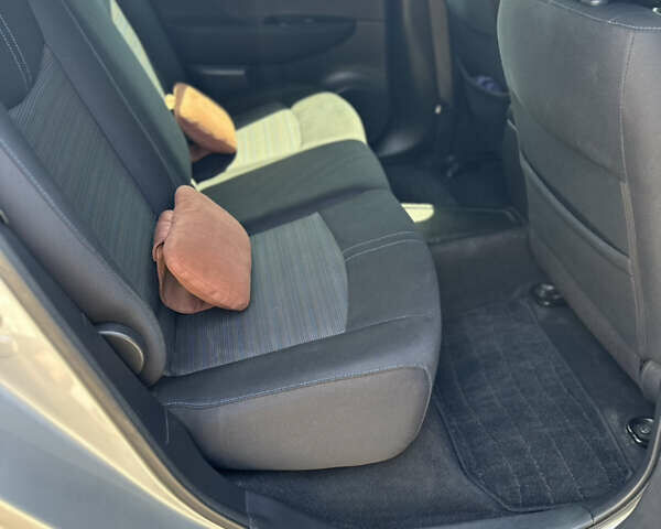 Серый Ниссан Лиф, объемом двигателя 0 л и пробегом 85 тыс. км за 12700 $, фото 6 на Automoto.ua