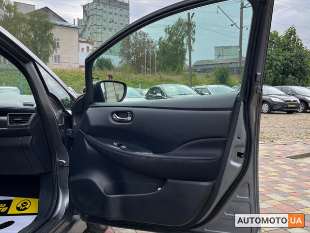 Сірий Ніссан Ліф, об'ємом двигуна 40 л та пробігом 70 тис. км за 14500 $, фото 24 на Automoto.ua