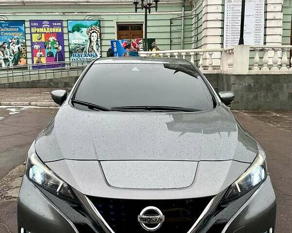 Серый Ниссан Лиф, объемом двигателя 0 л и пробегом 99 тыс. км за 13100 $, фото 1 на Automoto.ua