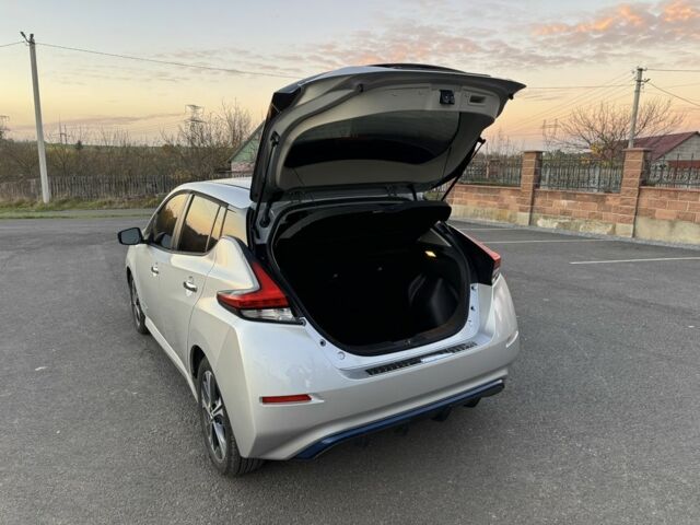 Серый Ниссан Лиф, объемом двигателя 0 л и пробегом 150 тыс. км за 10800 $, фото 9 на Automoto.ua