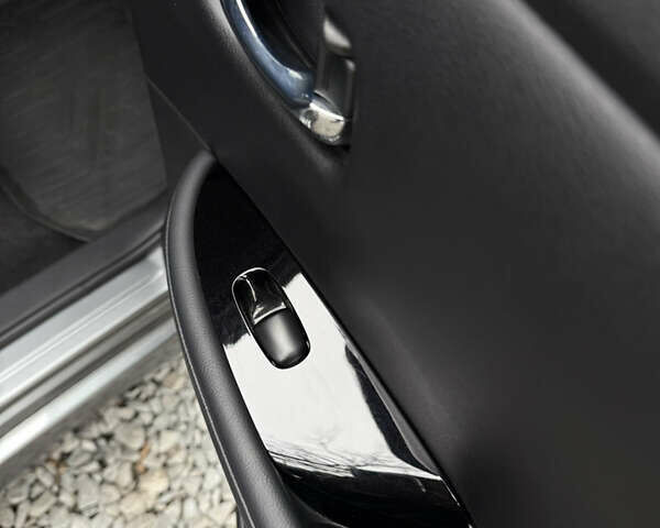 Серый Ниссан Лиф, объемом двигателя 0 л и пробегом 130 тыс. км за 11999 $, фото 22 на Automoto.ua