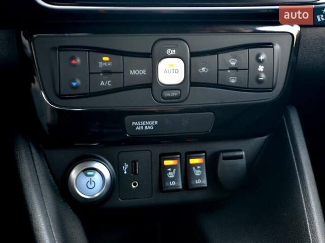 Сірий Ніссан Ліф, об'ємом двигуна 0 л та пробігом 119 тис. км за 12300 $, фото 29 на Automoto.ua