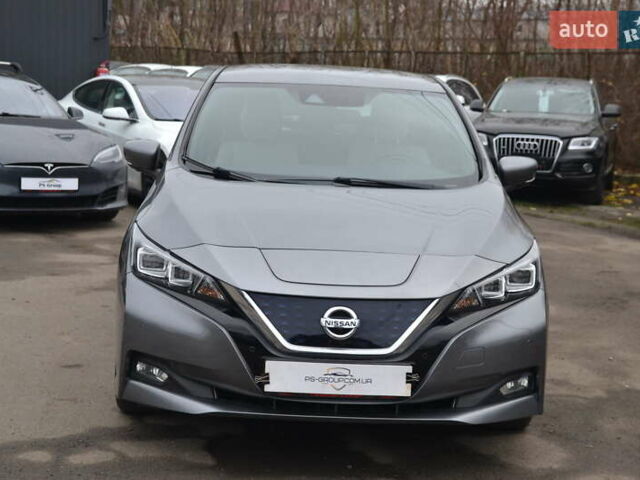 Серый Ниссан Лиф, объемом двигателя 0 л и пробегом 109 тыс. км за 12999 $, фото 2 на Automoto.ua