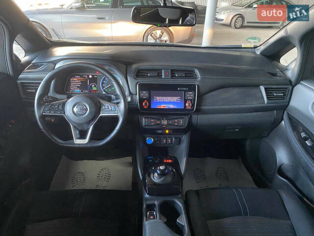 Серый Ниссан Лиф, объемом двигателя 0 л и пробегом 43 тыс. км за 12999 $, фото 12 на Automoto.ua