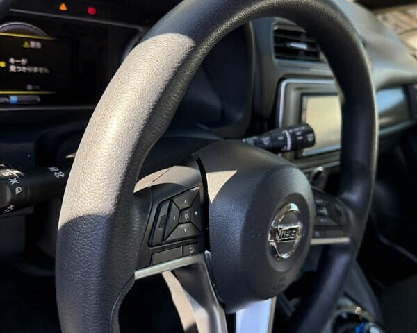 Серый Ниссан Лиф, объемом двигателя 0 л и пробегом 88 тыс. км за 11900 $, фото 12 на Automoto.ua