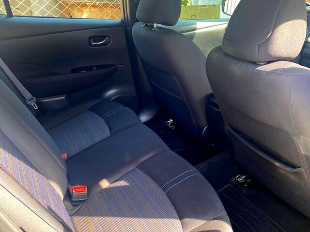 Серый Ниссан Лиф, объемом двигателя 0.11 л и пробегом 138 тыс. км за 13500 $, фото 7 на Automoto.ua