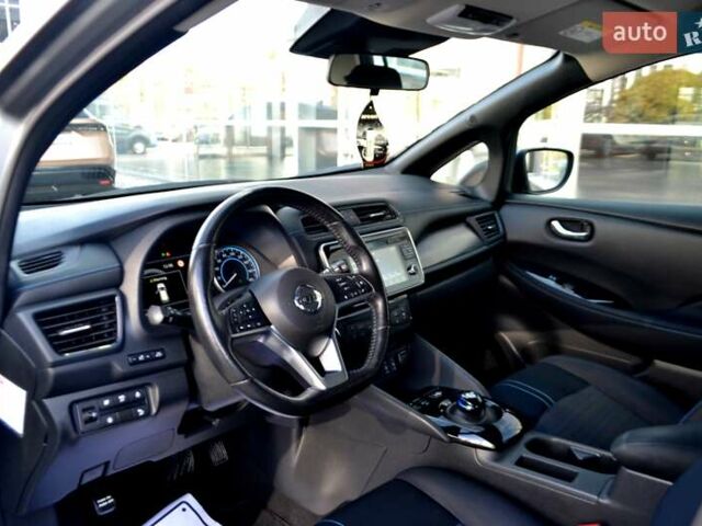 Сірий Ніссан Ліф, об'ємом двигуна 0 л та пробігом 119 тис. км за 12300 $, фото 94 на Automoto.ua