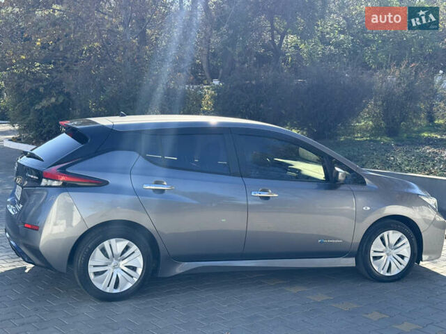 Сірий Ніссан Ліф, об'ємом двигуна 0 л та пробігом 88 тис. км за 11900 $, фото 4 на Automoto.ua