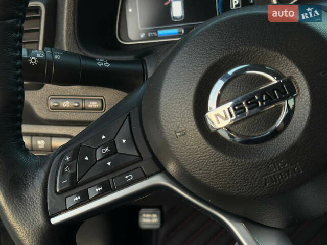 Серый Ниссан Лиф, объемом двигателя 0 л и пробегом 158 тыс. км за 11800 $, фото 23 на Automoto.ua