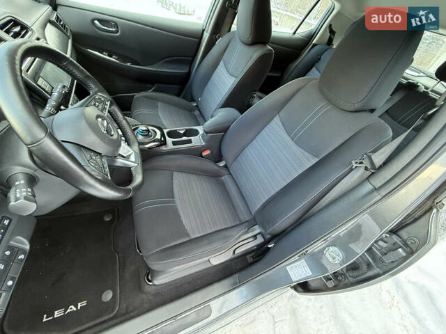 Серый Ниссан Лиф, объемом двигателя 0 л и пробегом 71 тыс. км за 11950 $, фото 24 на Automoto.ua