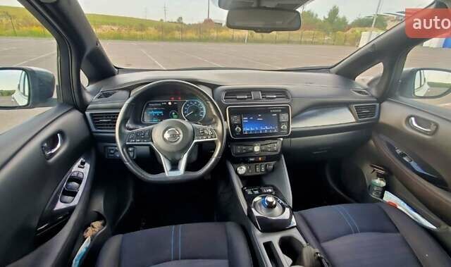 Серый Ниссан Лиф, объемом двигателя 0 л и пробегом 175 тыс. км за 12100 $, фото 5 на Automoto.ua