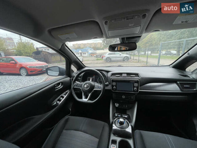 Серый Ниссан Лиф, объемом двигателя 0 л и пробегом 125 тыс. км за 12100 $, фото 16 на Automoto.ua