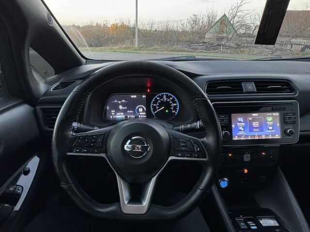 Серый Ниссан Лиф, объемом двигателя 0 л и пробегом 150 тыс. км за 10800 $, фото 5 на Automoto.ua