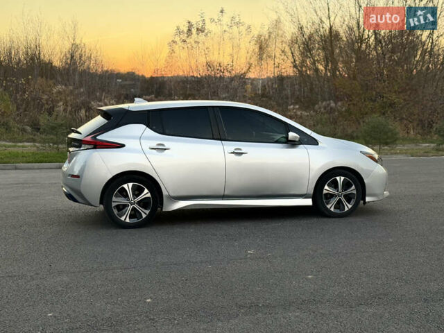 Серый Ниссан Лиф, объемом двигателя 0 л и пробегом 150 тыс. км за 10800 $, фото 15 на Automoto.ua