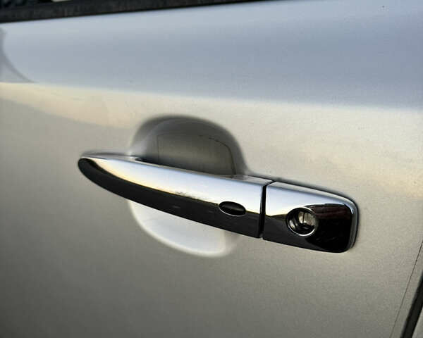 Серый Ниссан Лиф, объемом двигателя 0 л и пробегом 150 тыс. км за 10800 $, фото 32 на Automoto.ua