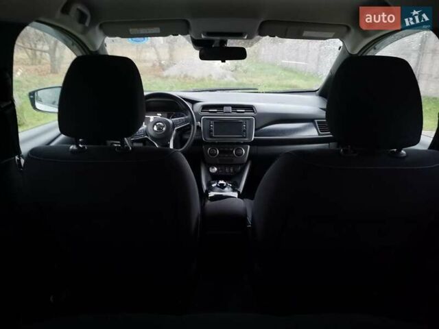 Сірий Ніссан Ліф, об'ємом двигуна 0 л та пробігом 45 тис. км за 12500 $, фото 18 на Automoto.ua