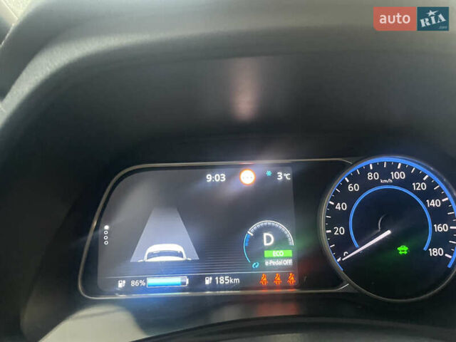 Серый Ниссан Лиф, объемом двигателя 0 л и пробегом 120 тыс. км за 12500 $, фото 4 на Automoto.ua