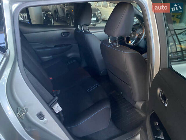 Серый Ниссан Лиф, объемом двигателя 0 л и пробегом 43 тыс. км за 12999 $, фото 11 на Automoto.ua