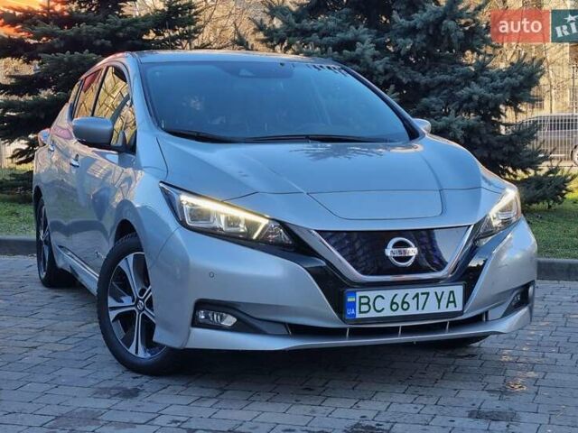 Сірий Ніссан Ліф, об'ємом двигуна 0 л та пробігом 95 тис. км за 13100 $, фото 1 на Automoto.ua