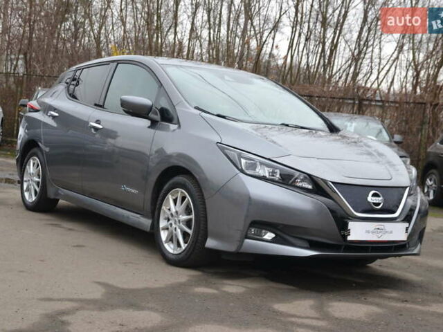 Серый Ниссан Лиф, объемом двигателя 0 л и пробегом 109 тыс. км за 12999 $, фото 4 на Automoto.ua