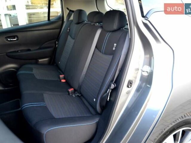 Сірий Ніссан Ліф, об'ємом двигуна 0 л та пробігом 119 тис. км за 12300 $, фото 142 на Automoto.ua