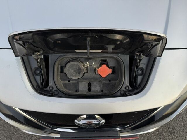 Серый Ниссан Лиф, объемом двигателя 0 л и пробегом 150 тыс. км за 10800 $, фото 11 на Automoto.ua