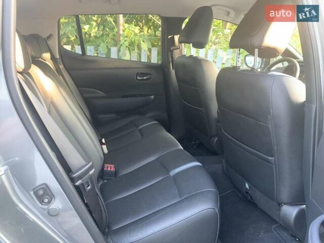 Серый Ниссан Лиф, объемом двигателя 0 л и пробегом 103 тыс. км за 13900 $, фото 4 на Automoto.ua