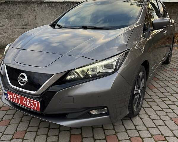 Серый Ниссан Лиф, объемом двигателя 0 л и пробегом 127 тыс. км за 12400 $, фото 18 на Automoto.ua