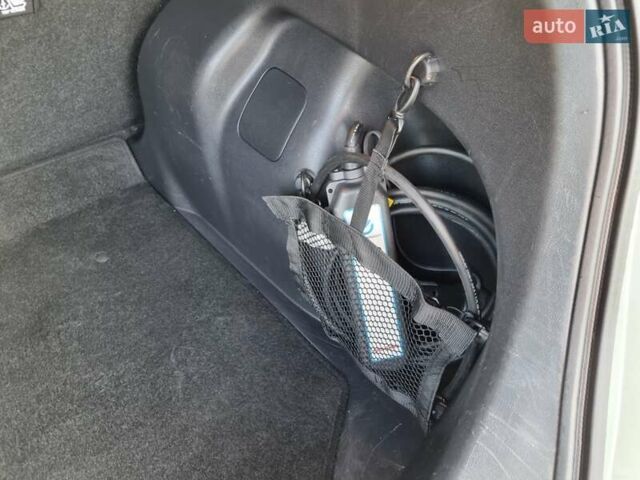 Сірий Ніссан Ліф, об'ємом двигуна 0 л та пробігом 173 тис. км за 10850 $, фото 14 на Automoto.ua