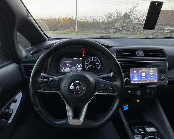 Серый Ниссан Лиф, объемом двигателя 0 л и пробегом 150 тыс. км за 10800 $, фото 16 на Automoto.ua