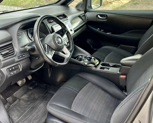 Сірий Ніссан Ліф, об'ємом двигуна 0 л та пробігом 165 тис. км за 10700 $, фото 2 на Automoto.ua