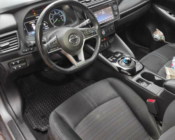 Серый Ниссан Лиф, объемом двигателя 0 л и пробегом 126 тыс. км за 12200 $, фото 27 на Automoto.ua