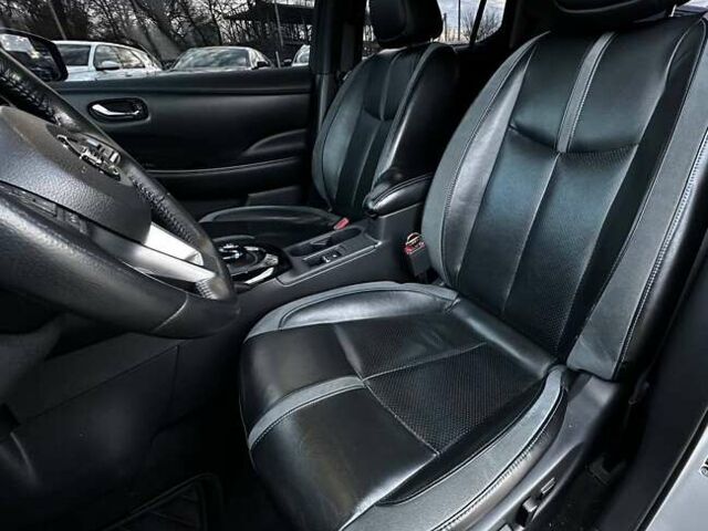 Серый Ниссан Лиф, объемом двигателя 0 л и пробегом 69 тыс. км за 15800 $, фото 11 на Automoto.ua