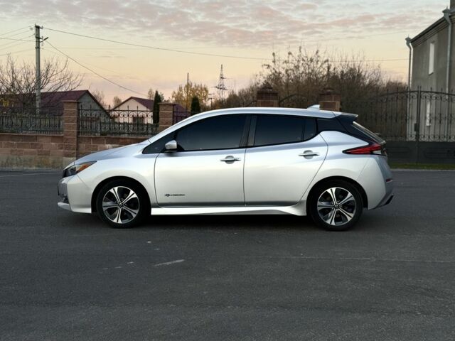 Серый Ниссан Лиф, объемом двигателя 0 л и пробегом 150 тыс. км за 10800 $, фото 2 на Automoto.ua