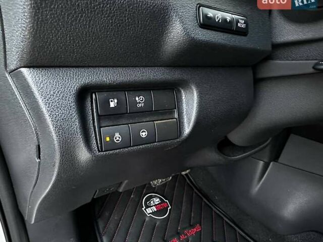 Серый Ниссан Лиф, объемом двигателя 0 л и пробегом 69 тыс. км за 15800 $, фото 30 на Automoto.ua