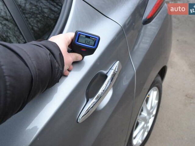 Серый Ниссан Лиф, объемом двигателя 0 л и пробегом 109 тыс. км за 12999 $, фото 40 на Automoto.ua