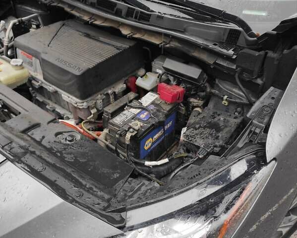 Серый Ниссан Лиф, объемом двигателя 0 л и пробегом 126 тыс. км за 12200 $, фото 14 на Automoto.ua