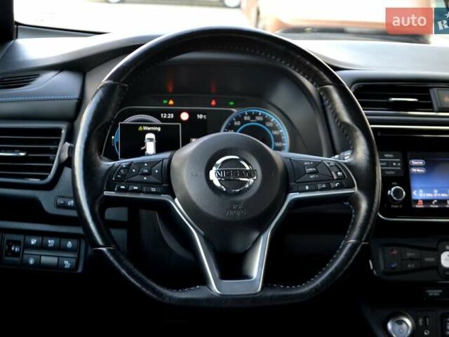 Сірий Ніссан Ліф, об'ємом двигуна 0 л та пробігом 119 тис. км за 12300 $, фото 19 на Automoto.ua