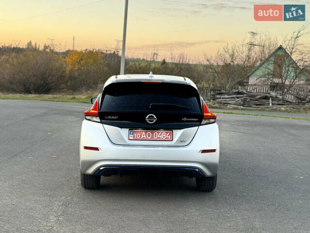 Серый Ниссан Лиф, объемом двигателя 0 л и пробегом 150 тыс. км за 10800 $, фото 8 на Automoto.ua