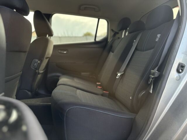 Серый Ниссан Лиф, объемом двигателя 0 л и пробегом 96 тыс. км за 12500 $, фото 14 на Automoto.ua