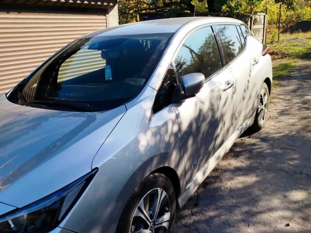 Серый Ниссан Лиф, объемом двигателя 0 л и пробегом 176 тыс. км за 10100 $, фото 2 на Automoto.ua