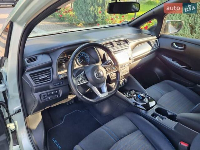 Сірий Ніссан Ліф, об'ємом двигуна 0 л та пробігом 173 тис. км за 10850 $, фото 20 на Automoto.ua