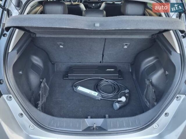 Сірий Ніссан Ліф, об'ємом двигуна 0 л та пробігом 95 тис. км за 13100 $, фото 39 на Automoto.ua