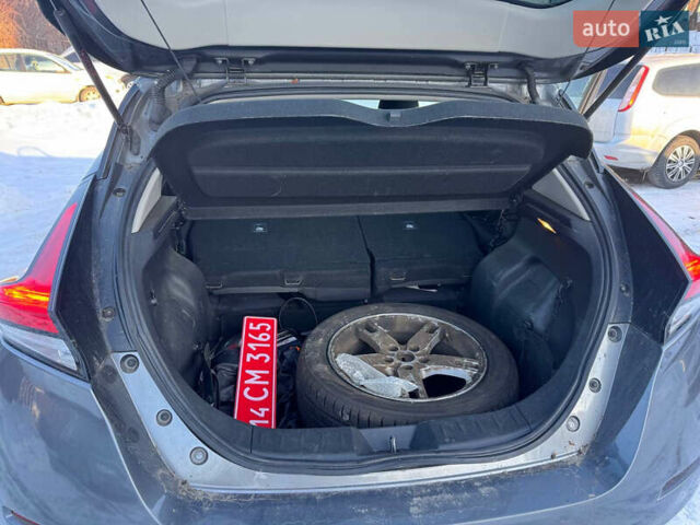 Серый Ниссан Лиф, объемом двигателя 0 л и пробегом 189 тыс. км за 8950 $, фото 15 на Automoto.ua