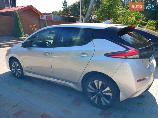 Сірий Ніссан Ліф, об'ємом двигуна 0 л та пробігом 99 тис. км за 12700 $, фото 3 на Automoto.ua