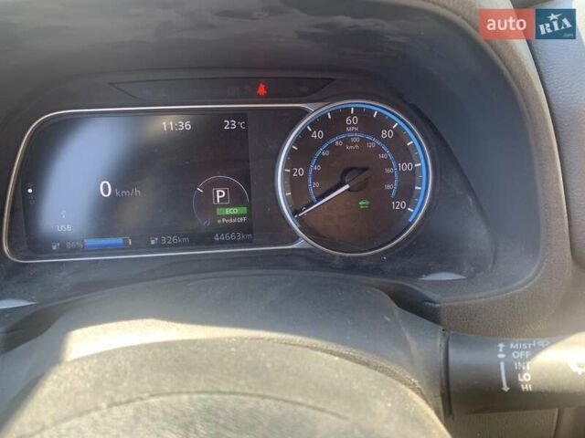 Серый Ниссан Лиф, объемом двигателя 0 л и пробегом 44 тыс. км за 20000 $, фото 10 на Automoto.ua
