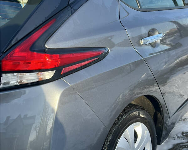 Серый Ниссан Лиф, объемом двигателя 0 л и пробегом 106 тыс. км за 12200 $, фото 5 на Automoto.ua