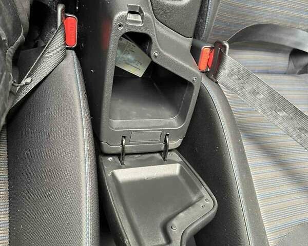 Сірий Ніссан Ліф, об'ємом двигуна 0 л та пробігом 120 тис. км за 12500 $, фото 20 на Automoto.ua